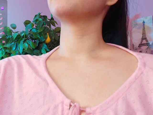 Inari-Okami bongacams live cam model
