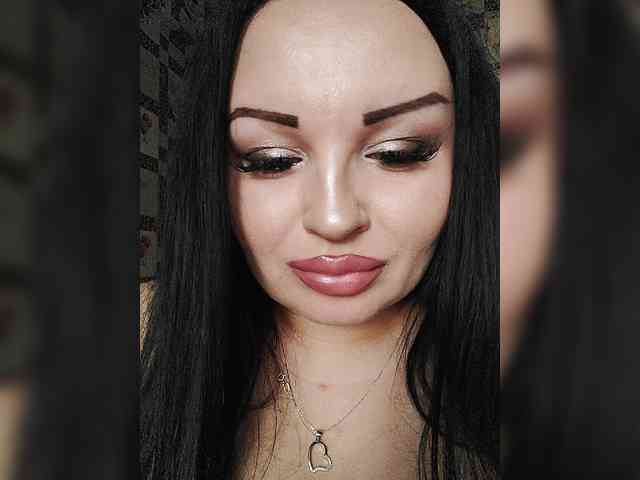 Monica- bongacams live cam model