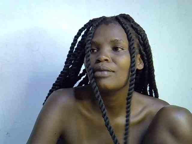 Cute-aliyah bongacams live cam model