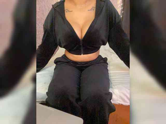 Lollypopp505 bongacams live cam model