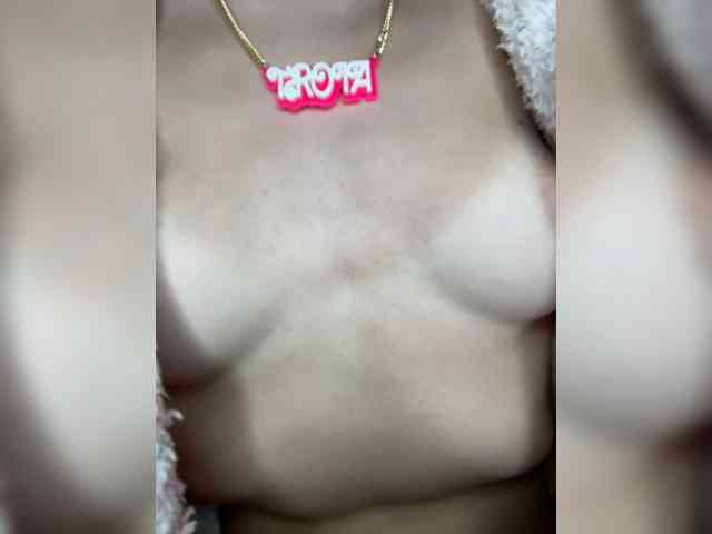 desorwss bongacams live cam model