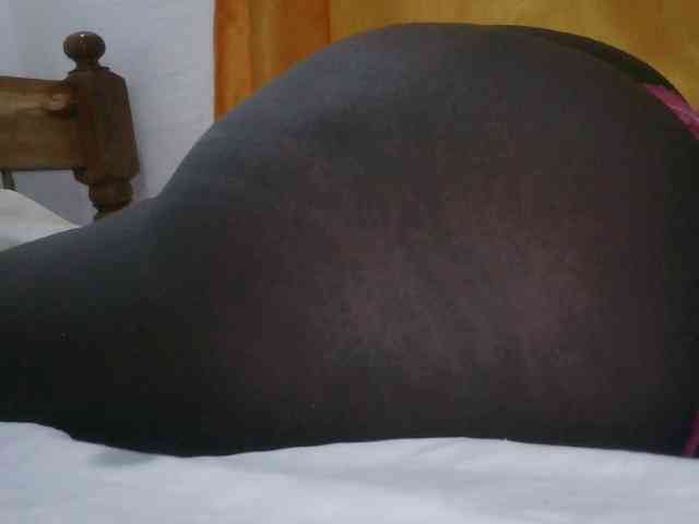 Doracandy bongacams live cam model