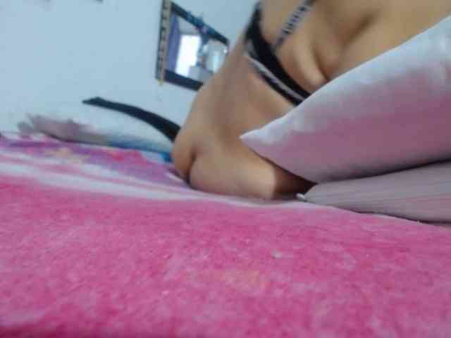 maturehornykinky bongacams live cam model