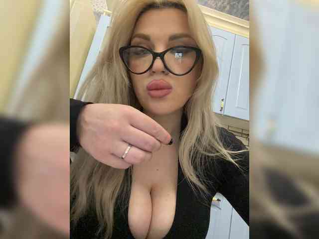 SonaZ bongacams live cam model