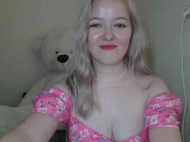 -Sweet-smile- bongacams live cam model
