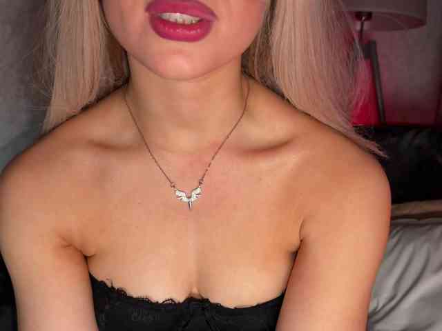 PinkFoxya bongacams live cam model