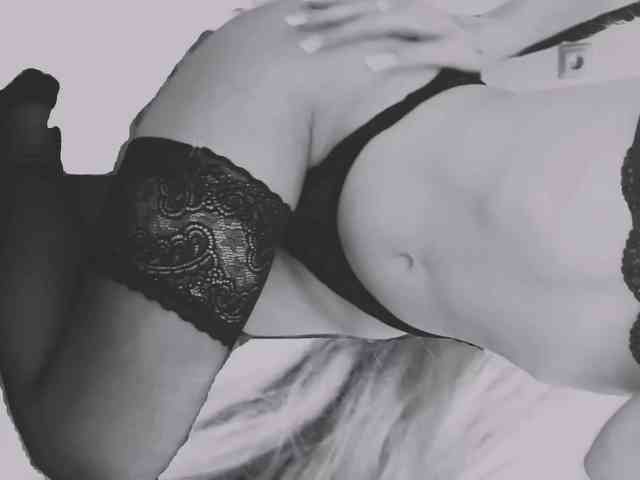 PinkFoxya bongacams live cam model