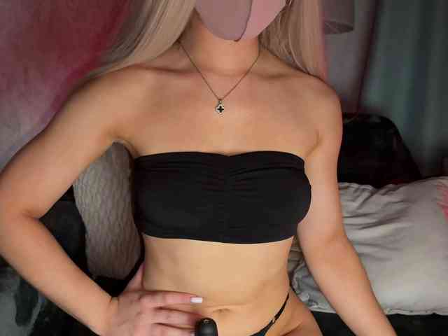 PinkFoxya bongacams live cam model