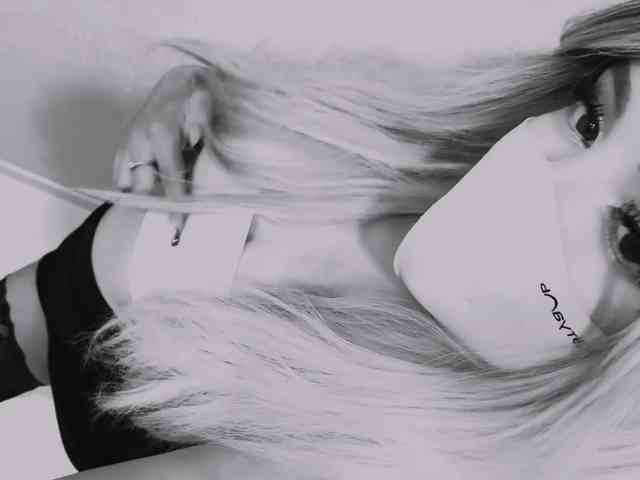 PinkFoxya bongacams live cam model