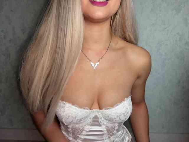 PinkFoxya bongacams live cam model