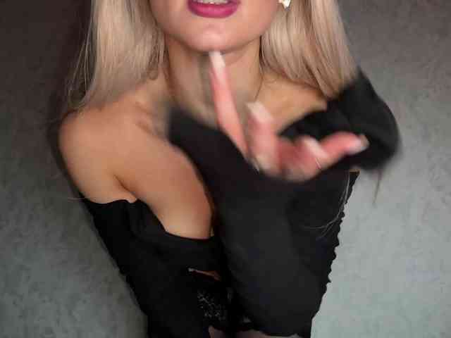 PinkFoxya bongacams live cam model
