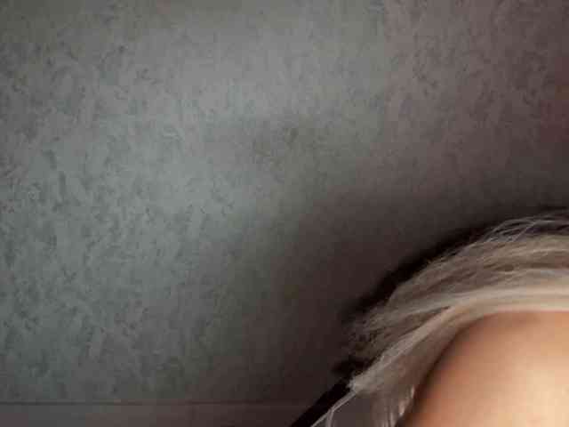 PinkFoxya bongacams live cam model