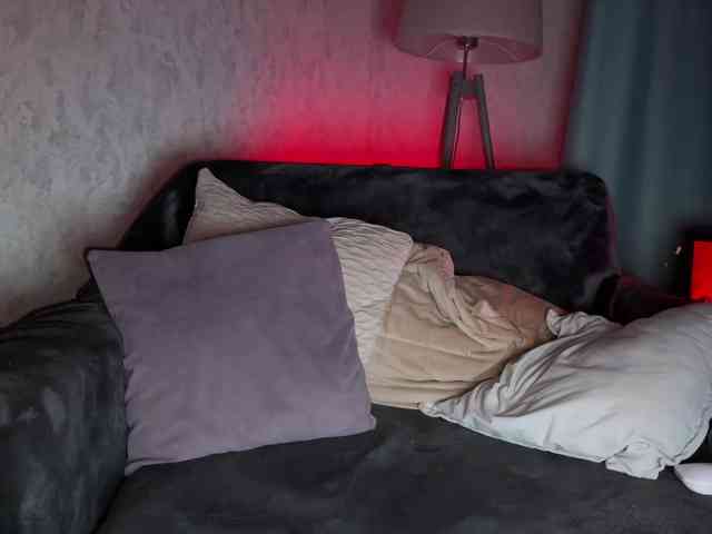PinkFoxya bongacams live cam model