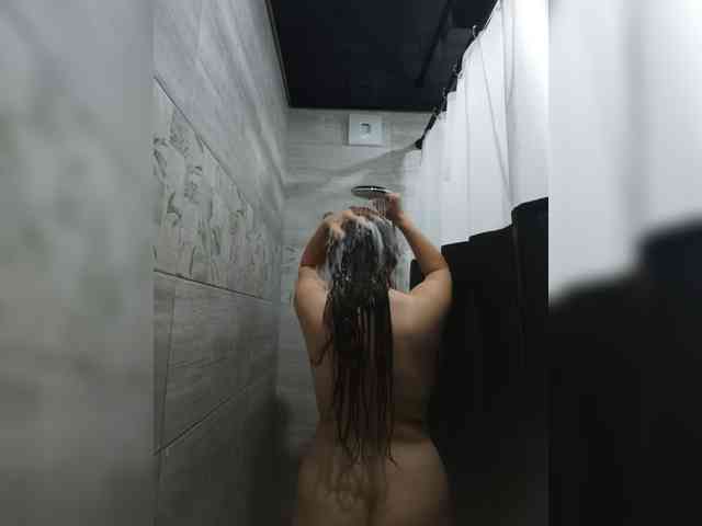 Kisa75 bongacams live cam model