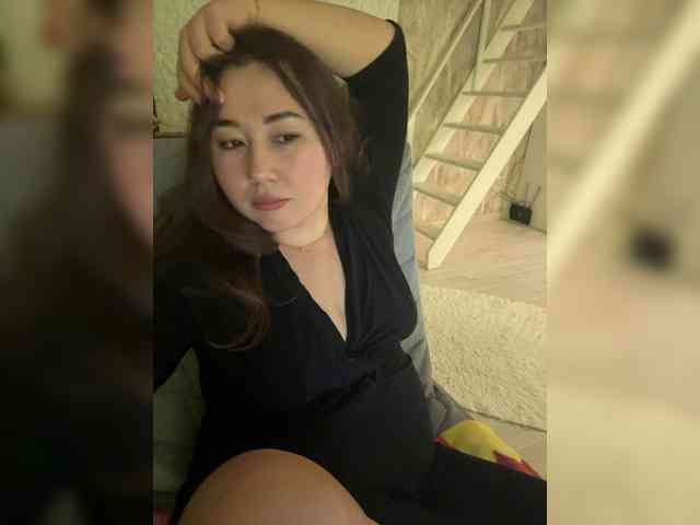 sweetie bongacams live cam model