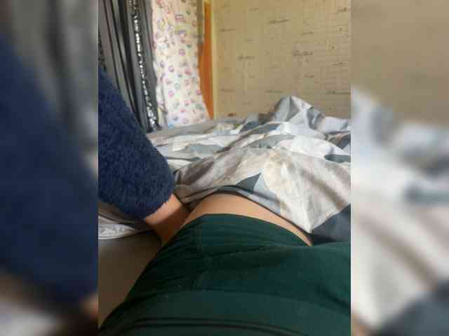 Devochka1010 bongacams live cam model