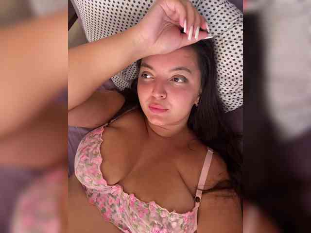 3hotandyoung3 bongacams live cam model