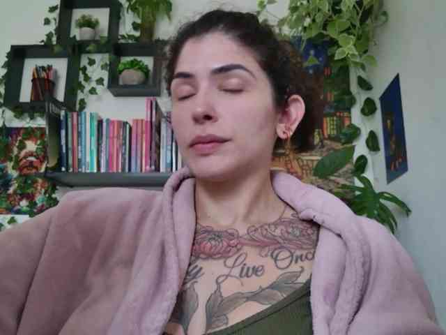talimajesty bongacams live cam model