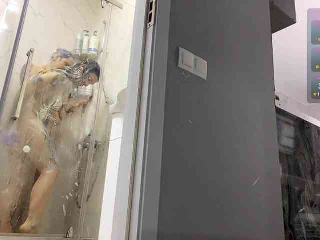 Naughty-Mailey bongacams live cam model