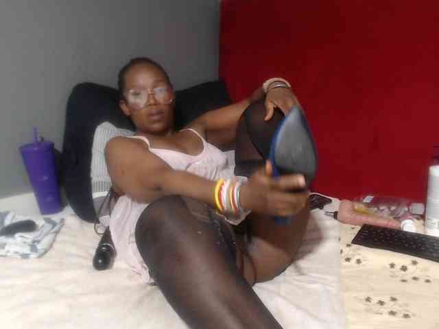 Sheila80 bongacams live cam model