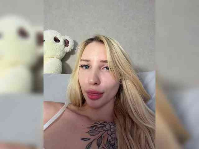 EwaBrown bongacams live cam model