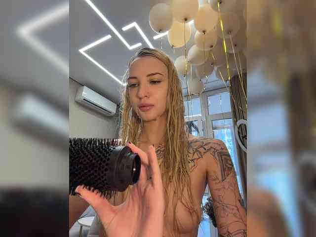 EwaBrown bongacams live cam model