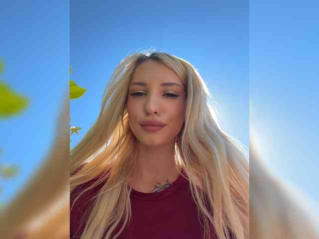 EwaBrown bongacams live cam model