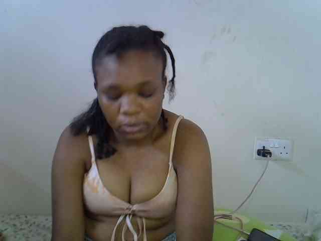 Ebonybootygirl bongacams live cam model