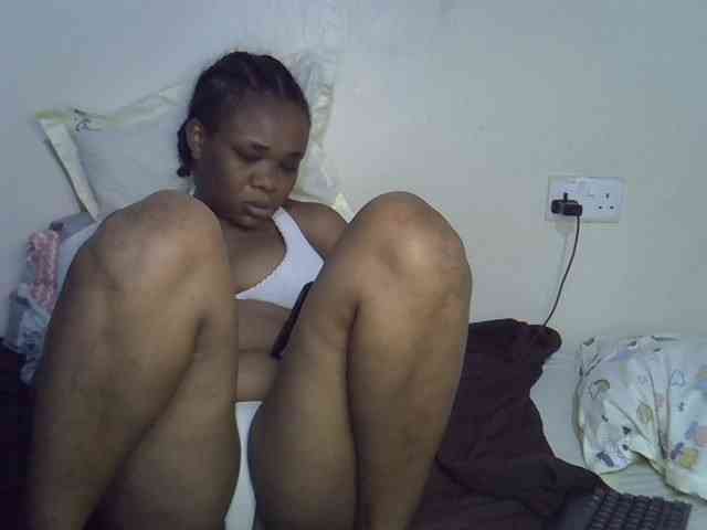 Ebonybootygirl bongacams live cam model