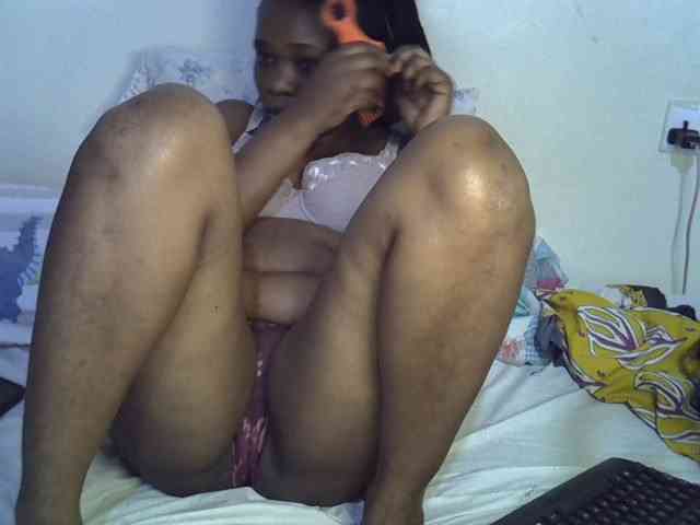 Ebonybootygirl bongacams live cam model