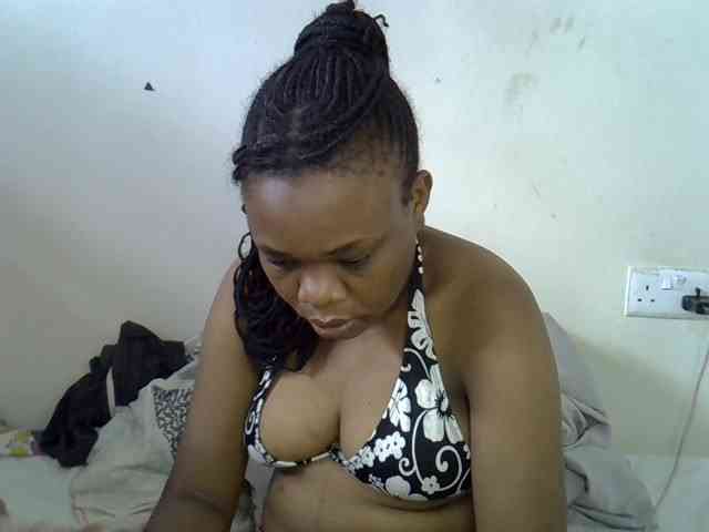 Ebonybootygirl bongacams live cam model