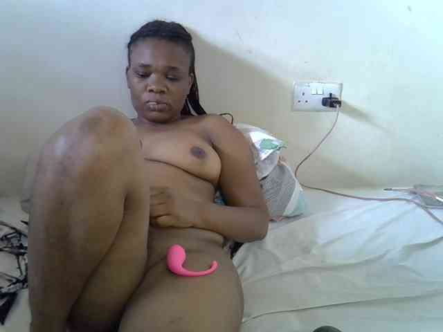 Ebonybootygirl bongacams live cam model