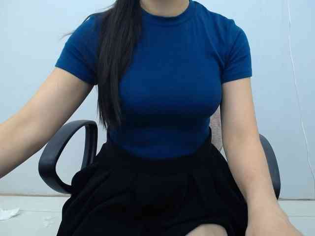 Lady-Young bongacams live cam model