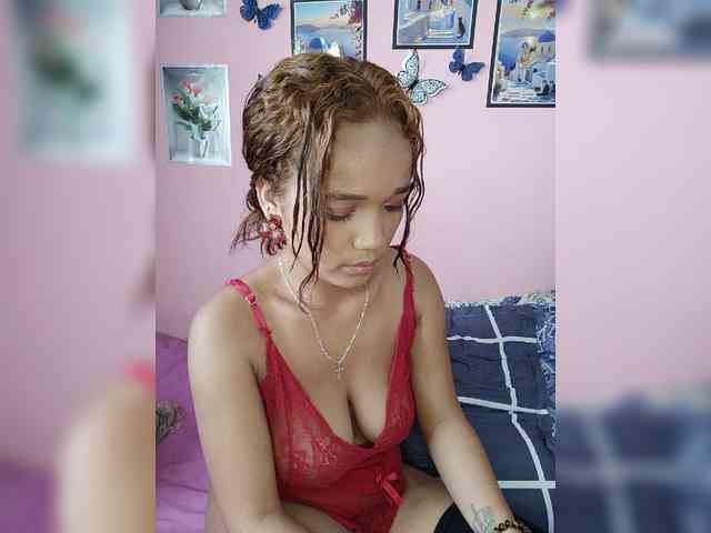 Vaninah bongacams live cam model