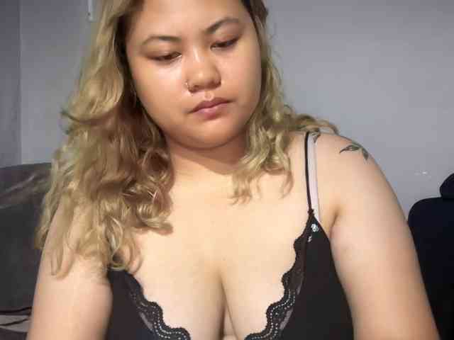Sammieaa bongacams live cam model