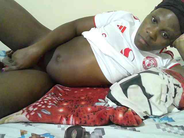Cute-nina bongacams live cam model