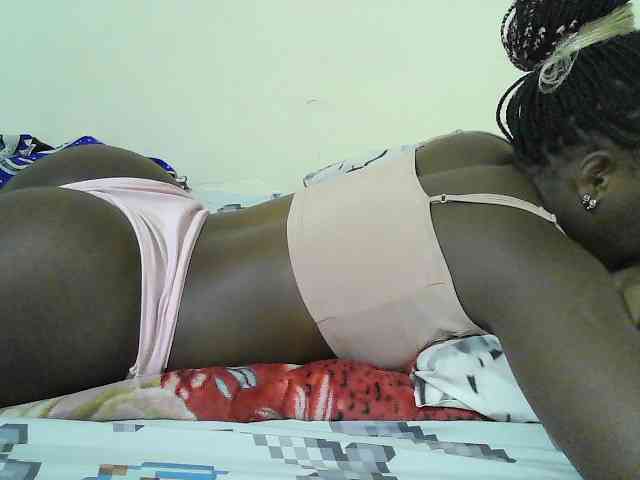 Cute-nina bongacams live cam model