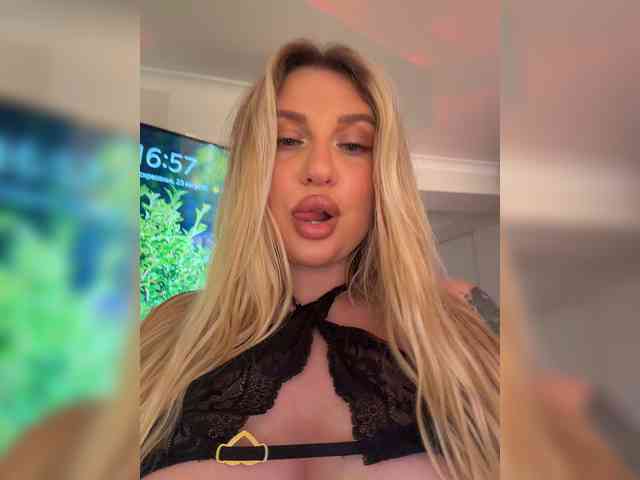 Kotofeyka1 bongacams live cam model