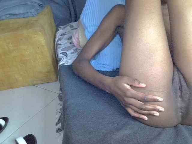 Cynne bongacams live cam model
