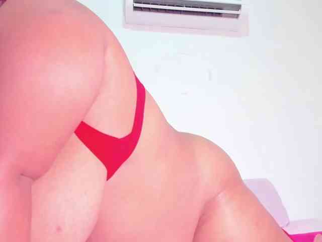 CynthiaGale bongacams live cam model