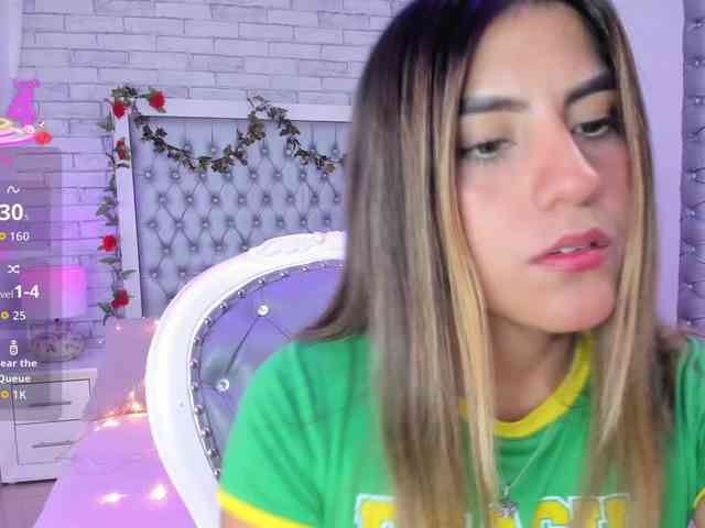 ElizHarper bongacams live cam model