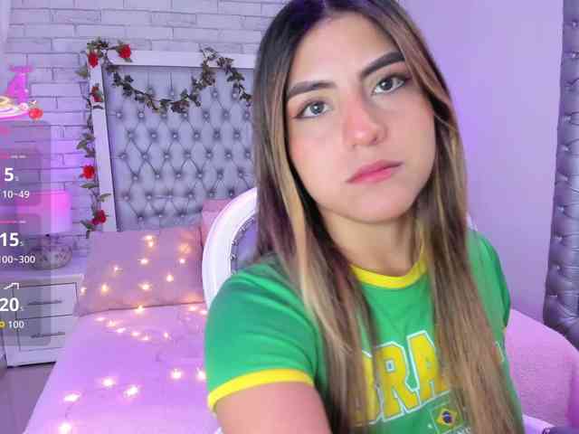 ElizHarper bongacams live cam model