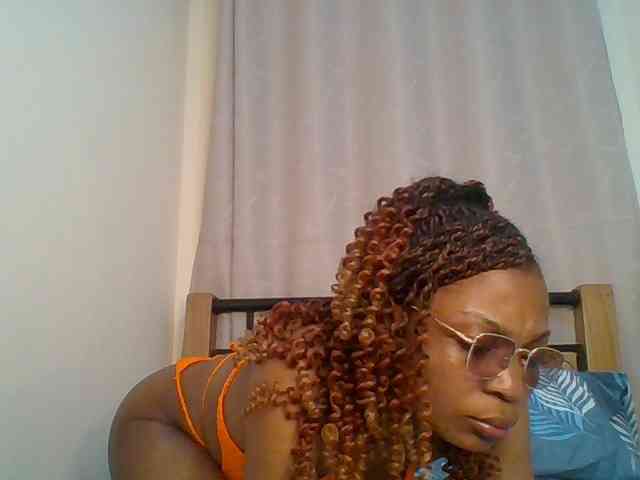 brianna254 bongacams live cam model