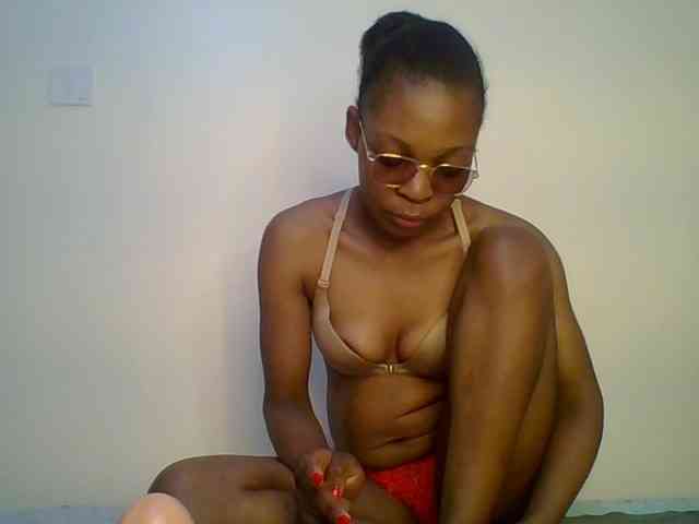 brianna254 bongacams live cam model