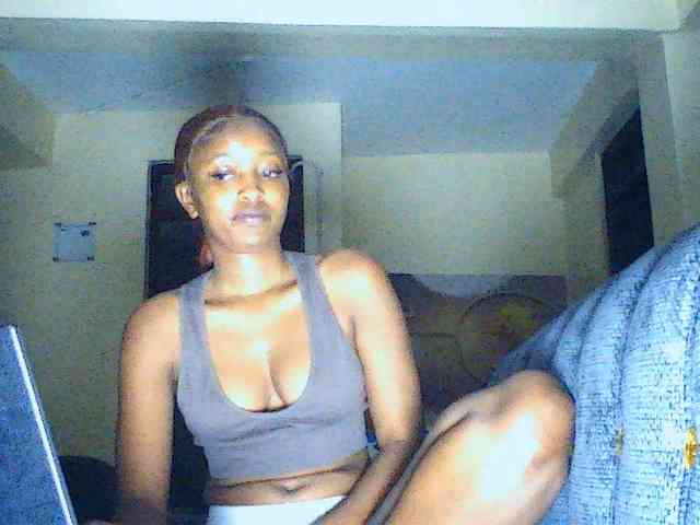 Politegirl bongacams live cam model