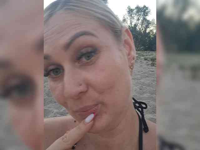 Enni1 bongacams live cam model