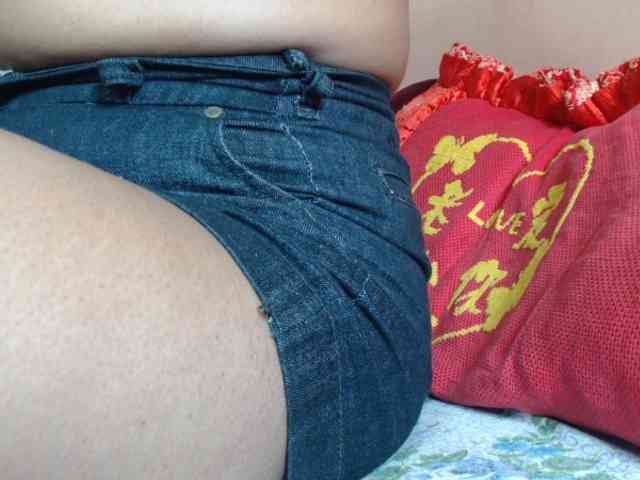 Rsylvie bongacams live cam model