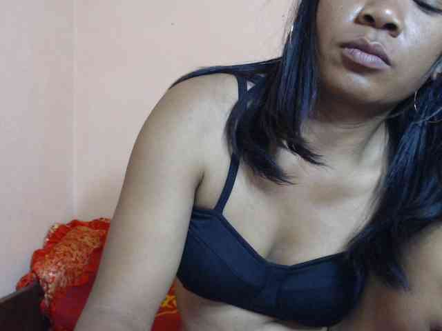Rsylvie bongacams live cam model