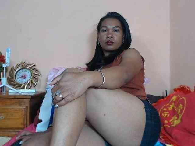 Rsylvie bongacams live cam model