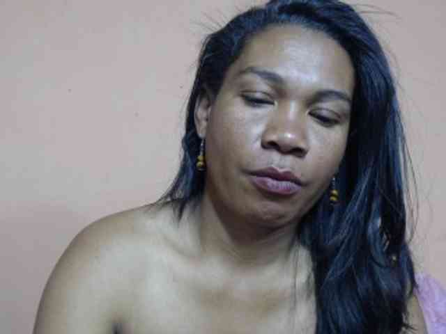 Rsylvie bongacams live cam model